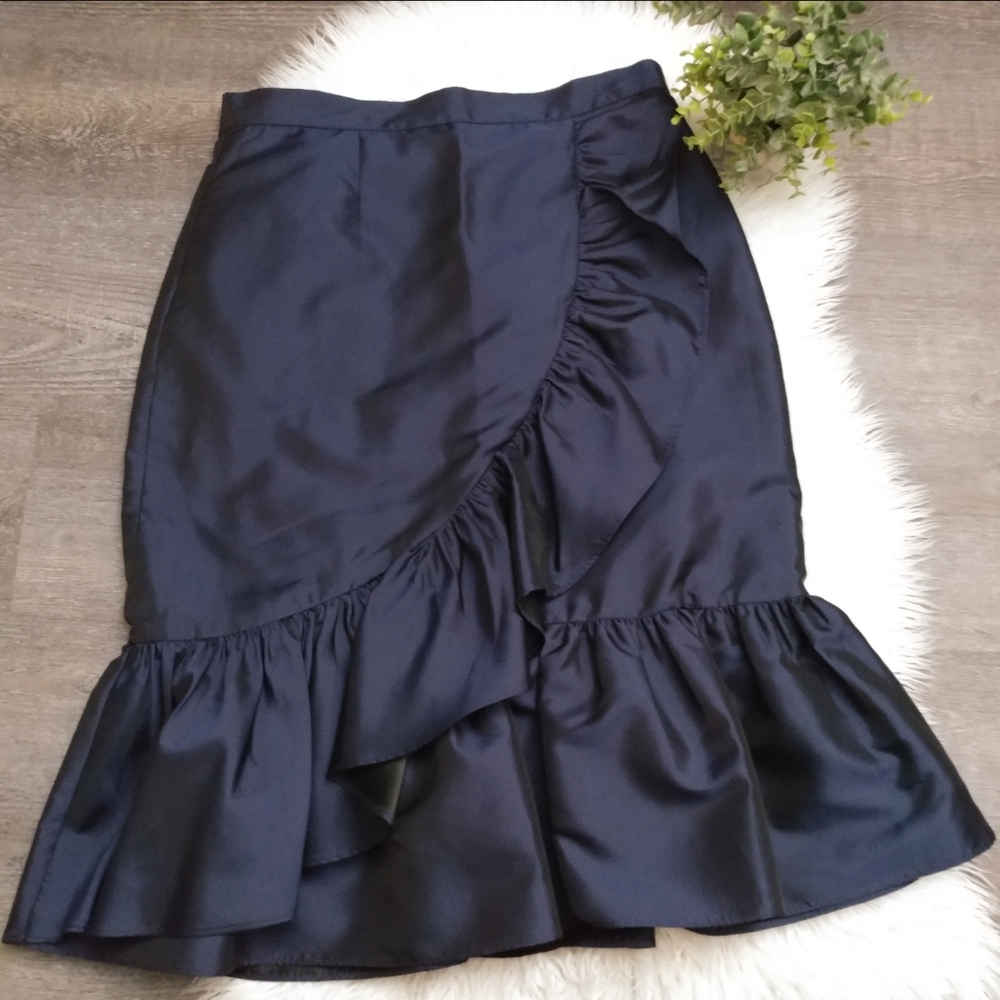 Eliza J Navy Blue Ruffle Midi Skirt
Size 12 - Picture 9 of 12